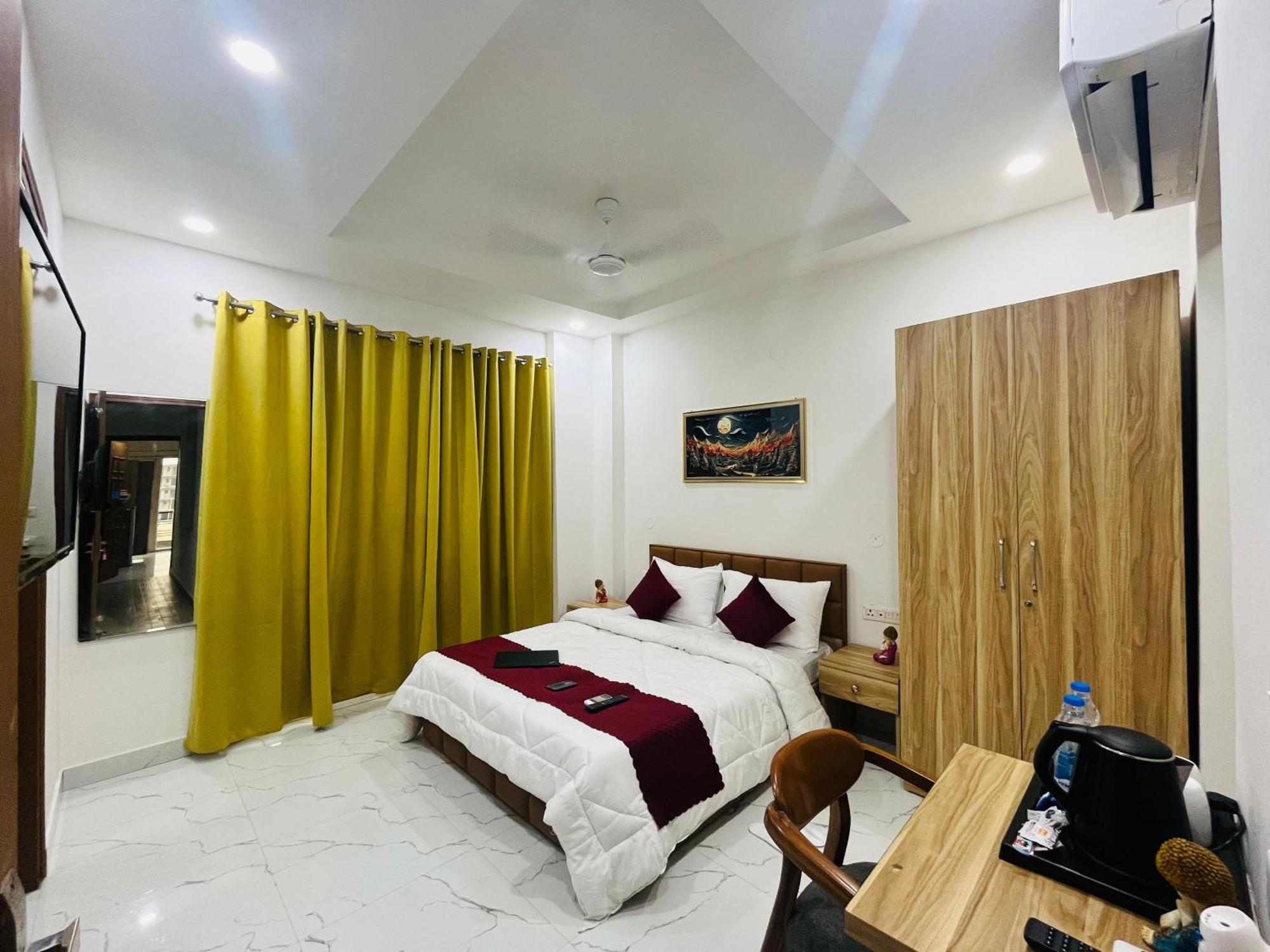 The Lodgers Studio Apartment Infront Of Artemis Hospital Gurugram Гургаон Экстерьер фото