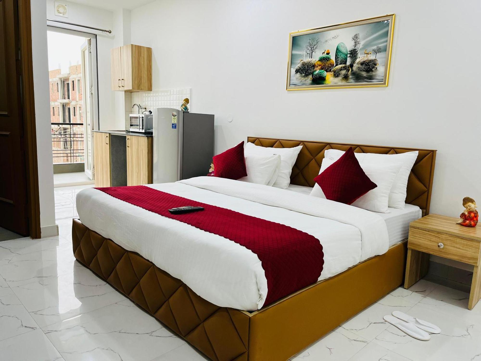 The Lodgers Studio Apartment Infront Of Artemis Hospital Gurugram Гургаон Экстерьер фото