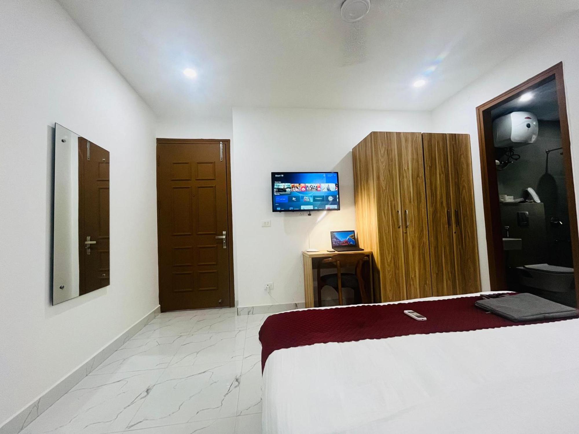 The Lodgers Studio Apartment Infront Of Artemis Hospital Gurugram Гургаон Экстерьер фото