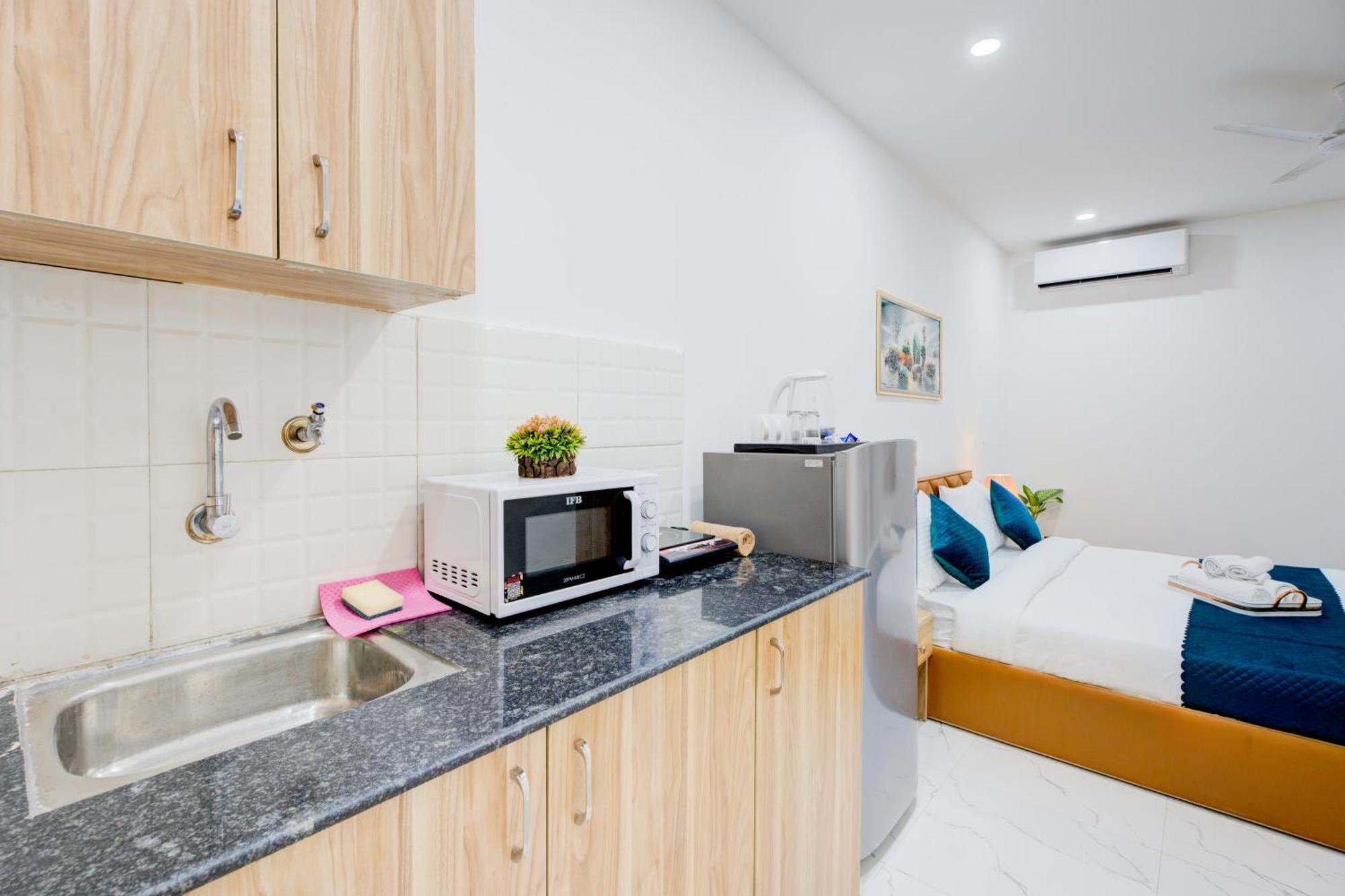 The Lodgers Studio Apartment Infront Of Artemis Hospital Gurugram Гургаон Экстерьер фото