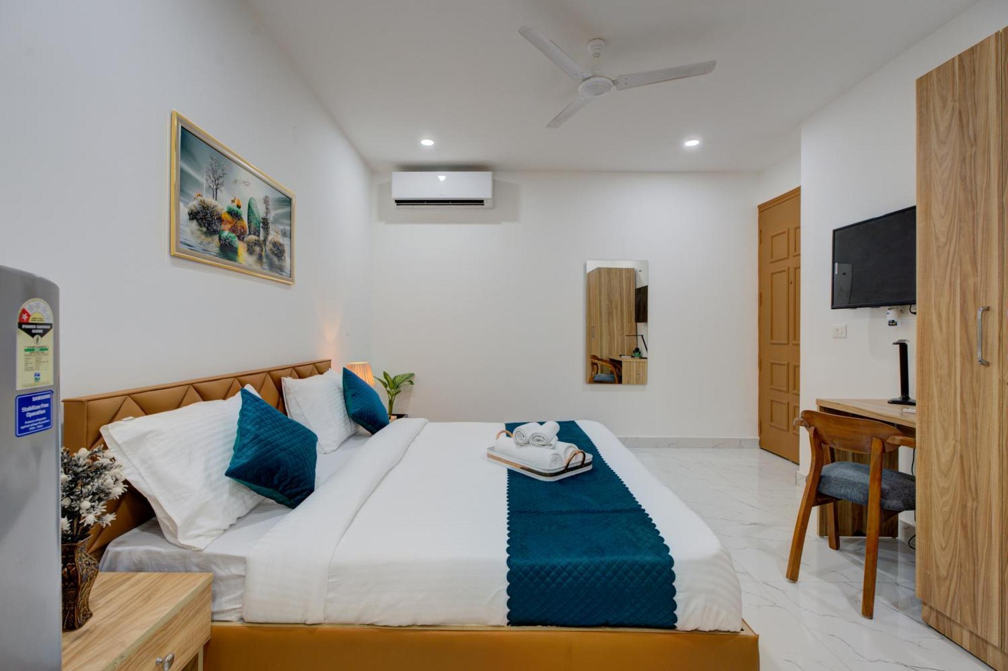 The Lodgers Studio Apartment Infront Of Artemis Hospital Gurugram Гургаон Экстерьер фото