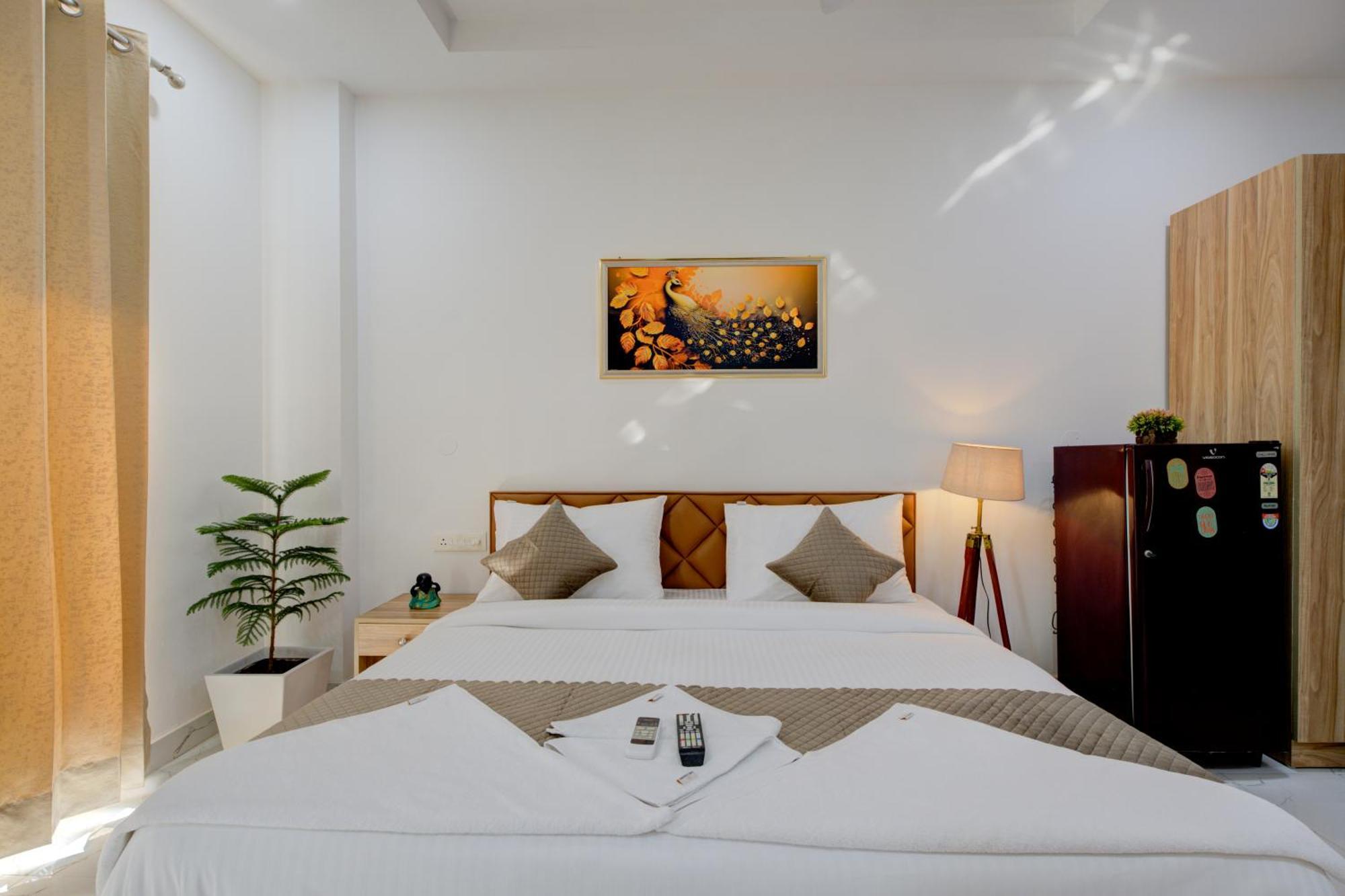 The Lodgers Studio Apartment Infront Of Artemis Hospital Gurugram Гургаон Экстерьер фото