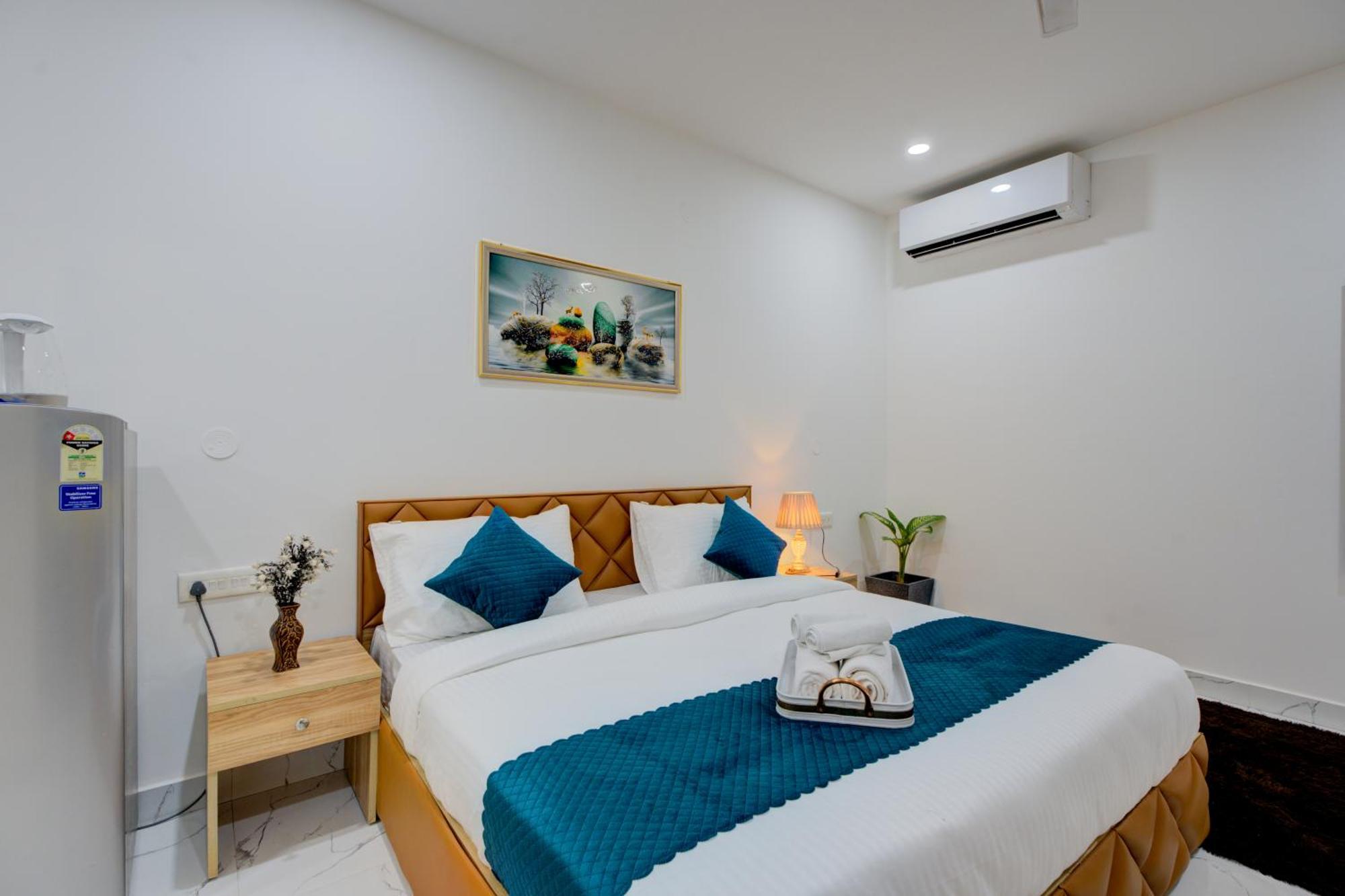 The Lodgers Studio Apartment Infront Of Artemis Hospital Gurugram Гургаон Экстерьер фото