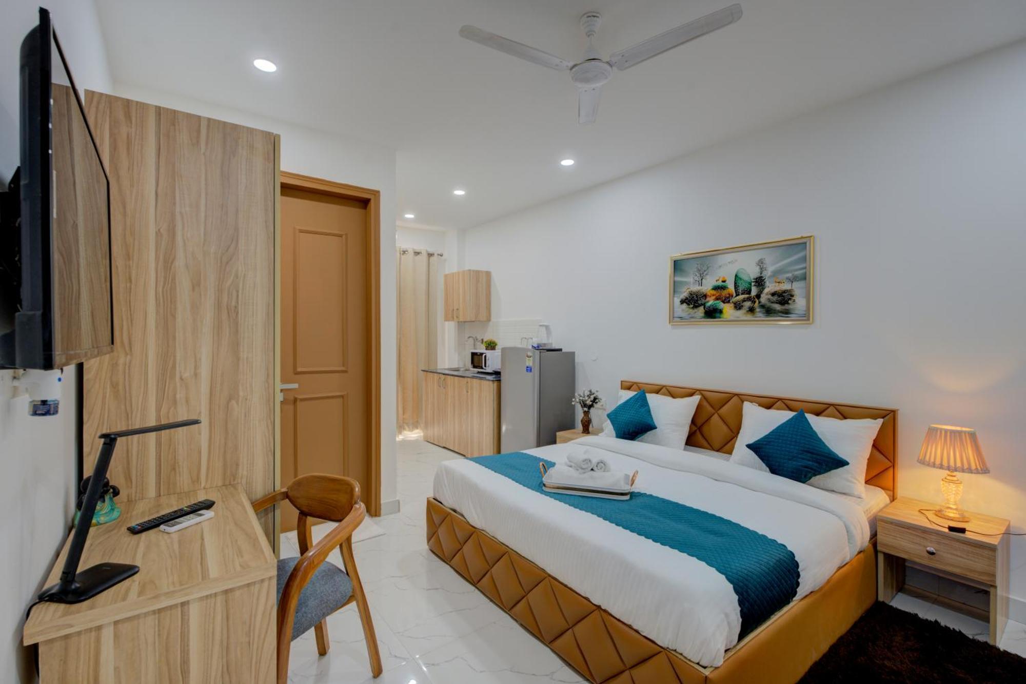 The Lodgers Studio Apartment Infront Of Artemis Hospital Gurugram Гургаон Экстерьер фото