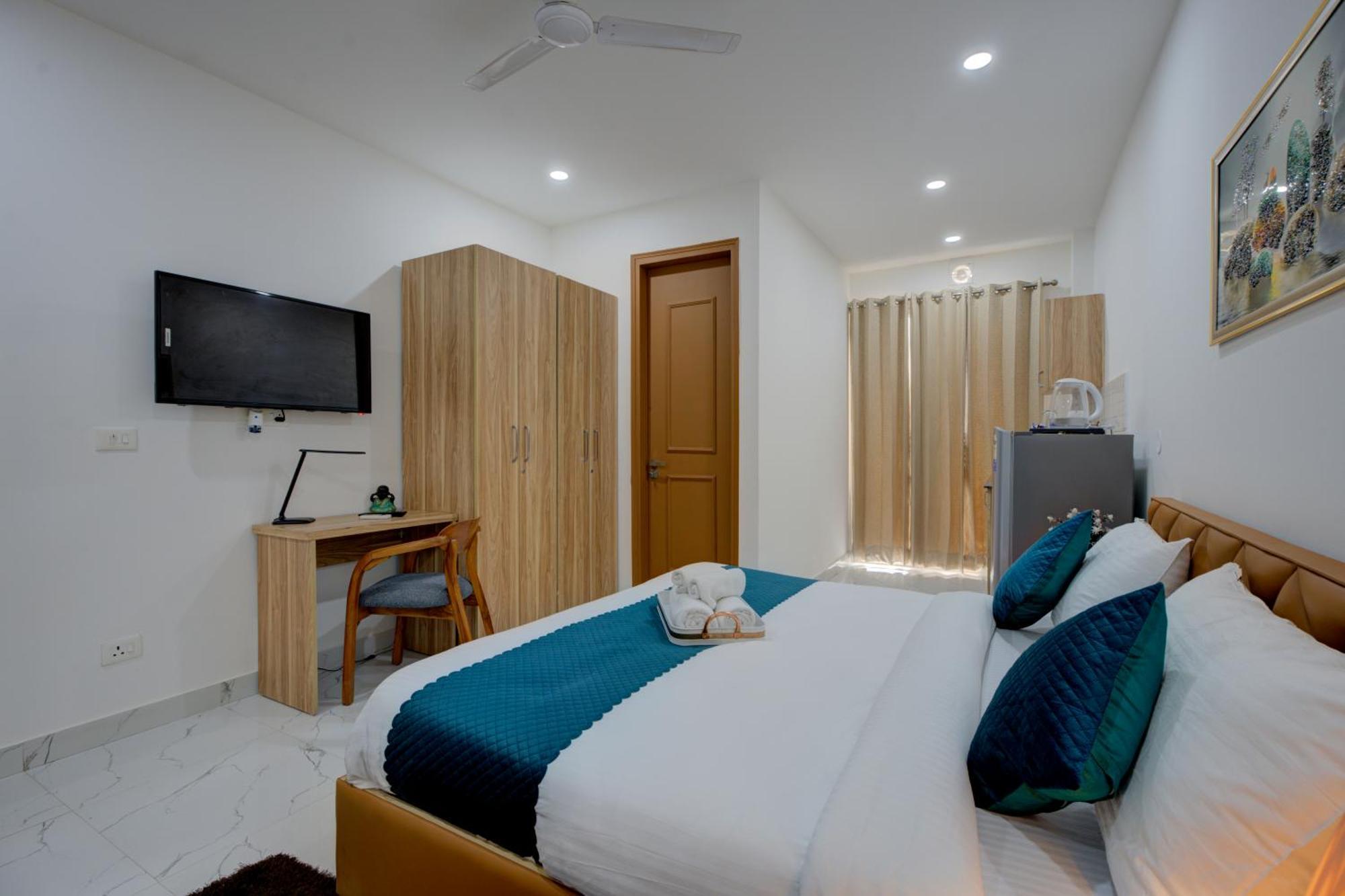 The Lodgers Studio Apartment Infront Of Artemis Hospital Gurugram Гургаон Экстерьер фото